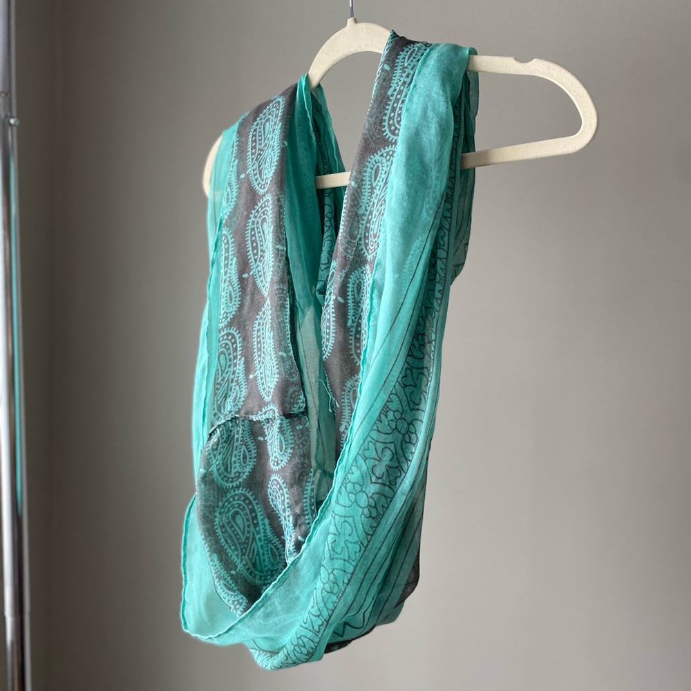 3 for $30 🌼 Infinity Summer Scarf